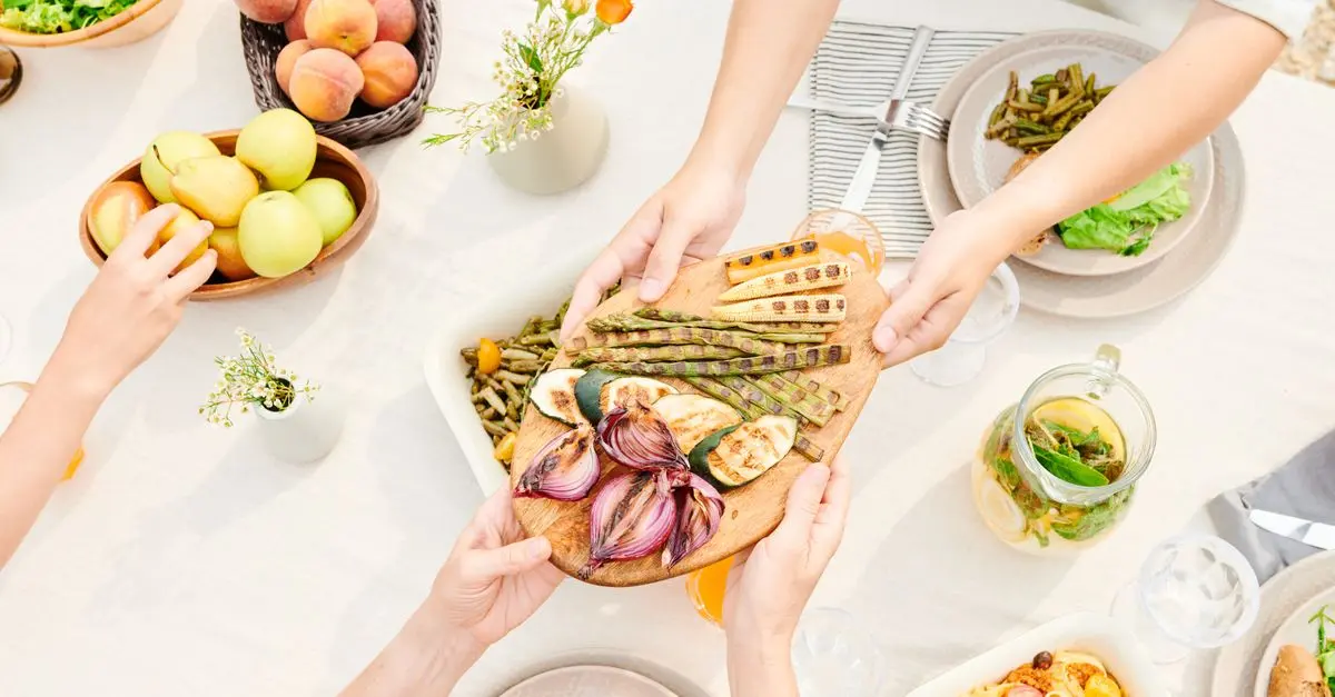 Cómo mejorar tu salud emocional a través de la alimentación